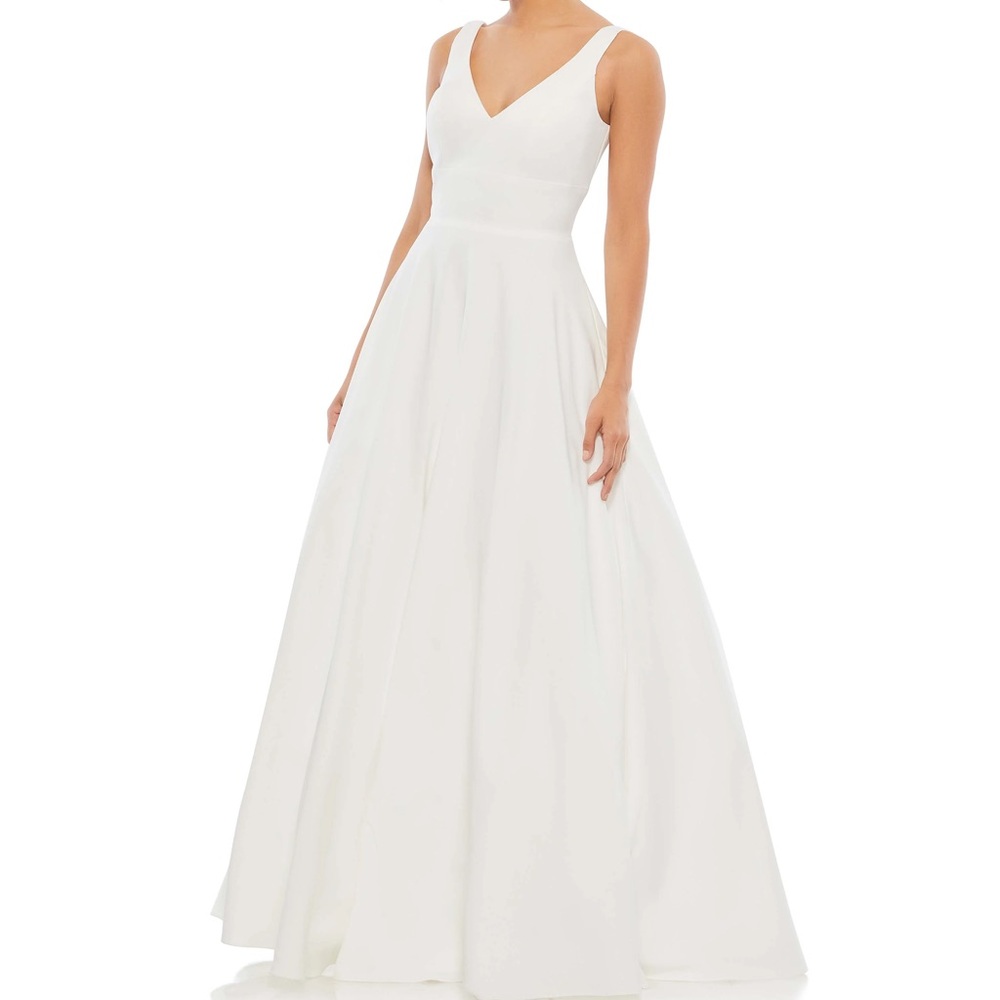 Ieena for Mac Duggal Classic Sleeveless A-Line Gown with Pockets